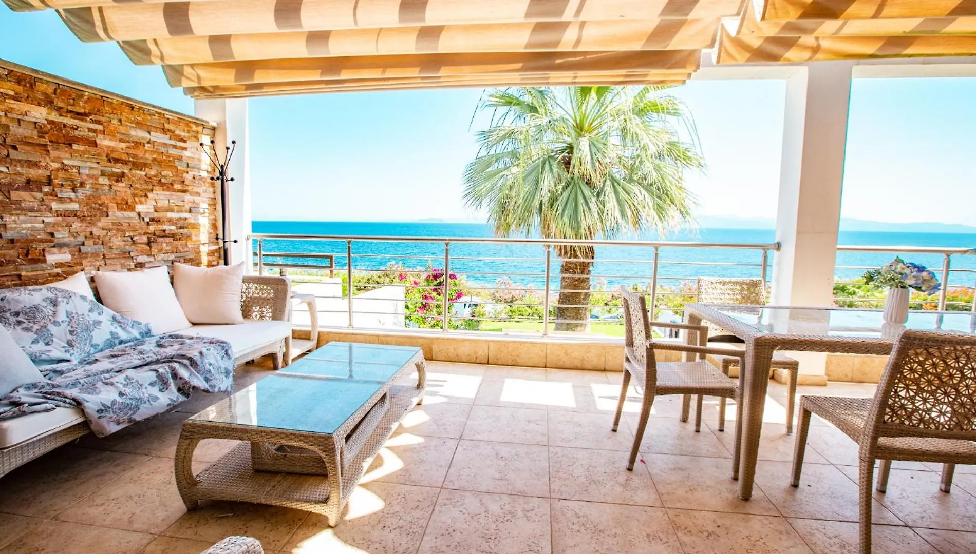Agnanti Villa Seafront With Pool Paliouri
